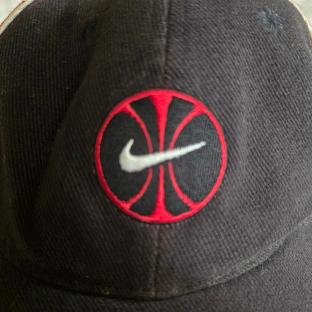 Vintage 1990's Nike Baseball Cap Unisex OSFA Black Red Basketball Swoosh Hat